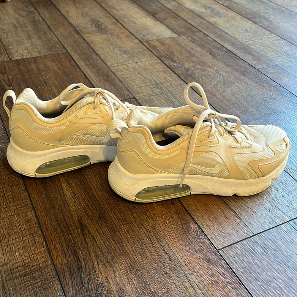 Nike Airmax 200. Beige